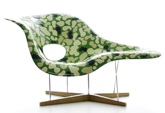 Customize La Chaise for the charity auction